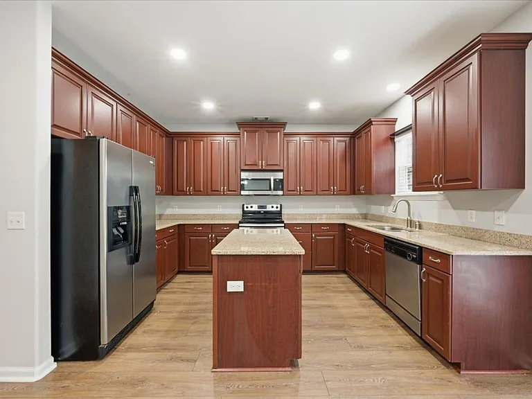 8 Woods Way — Photo 32