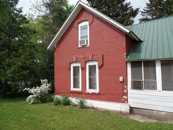 2nd image of 1007 Bjornson St