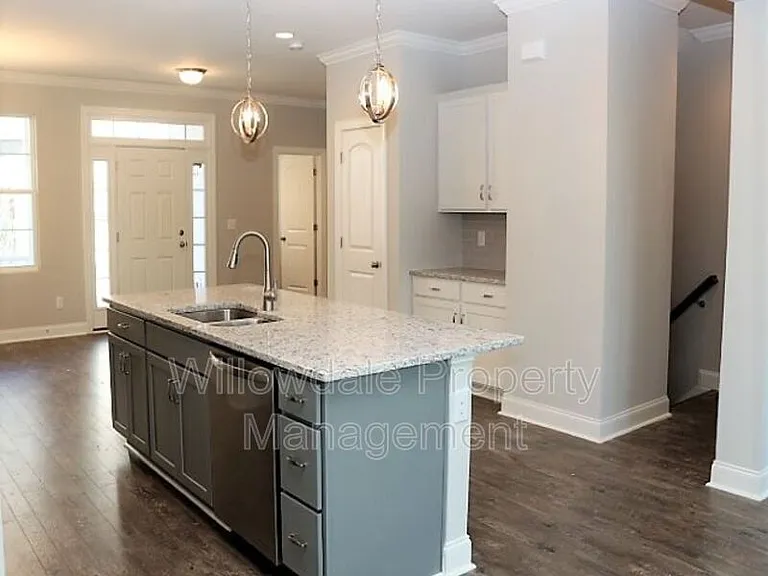 904 Laurel Gate Dr — Photo 12