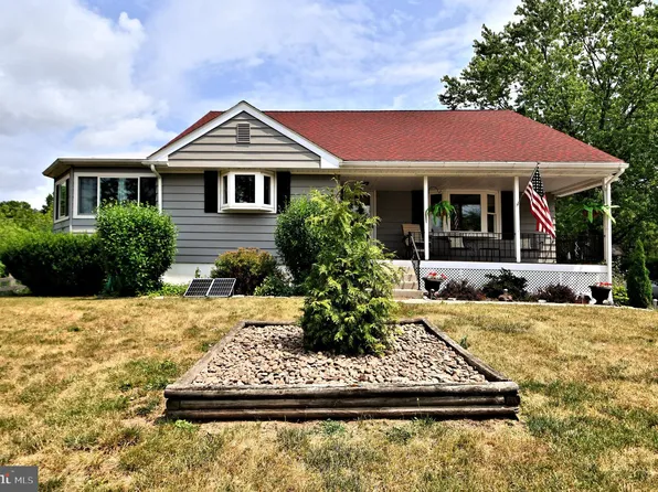 43 Toll Gate Rd, Douglassville, PA 19518