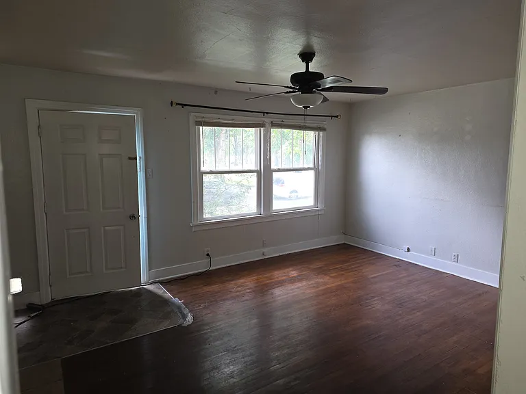 713 Grant St — Photo 2
