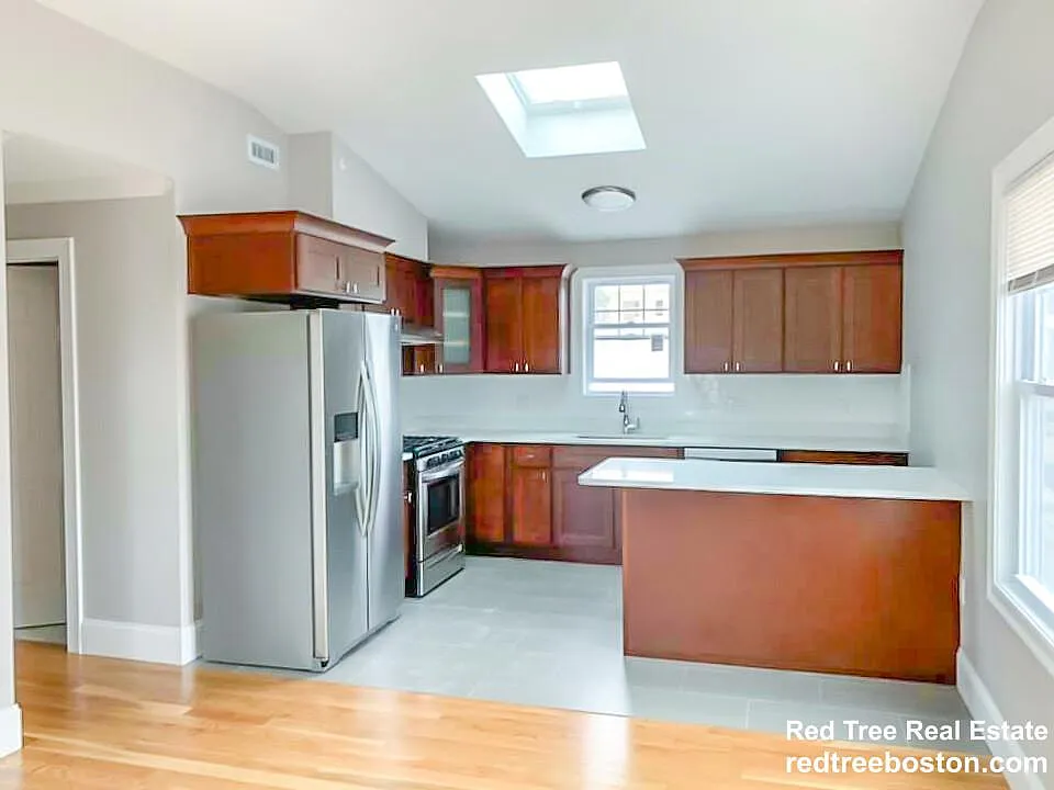 3 bed, 1.5 bath, 1000 sqft, $3,100 — Photo 1