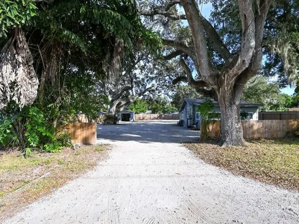3515 18th St E, Bradenton, FL 34208