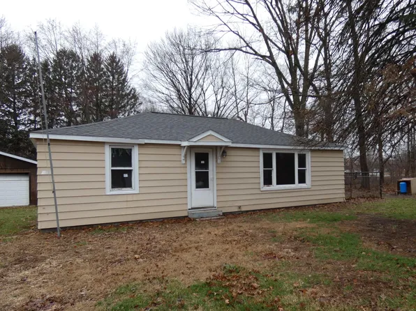 790 Blue Creek Ter, Benton Harbor, MI 49022