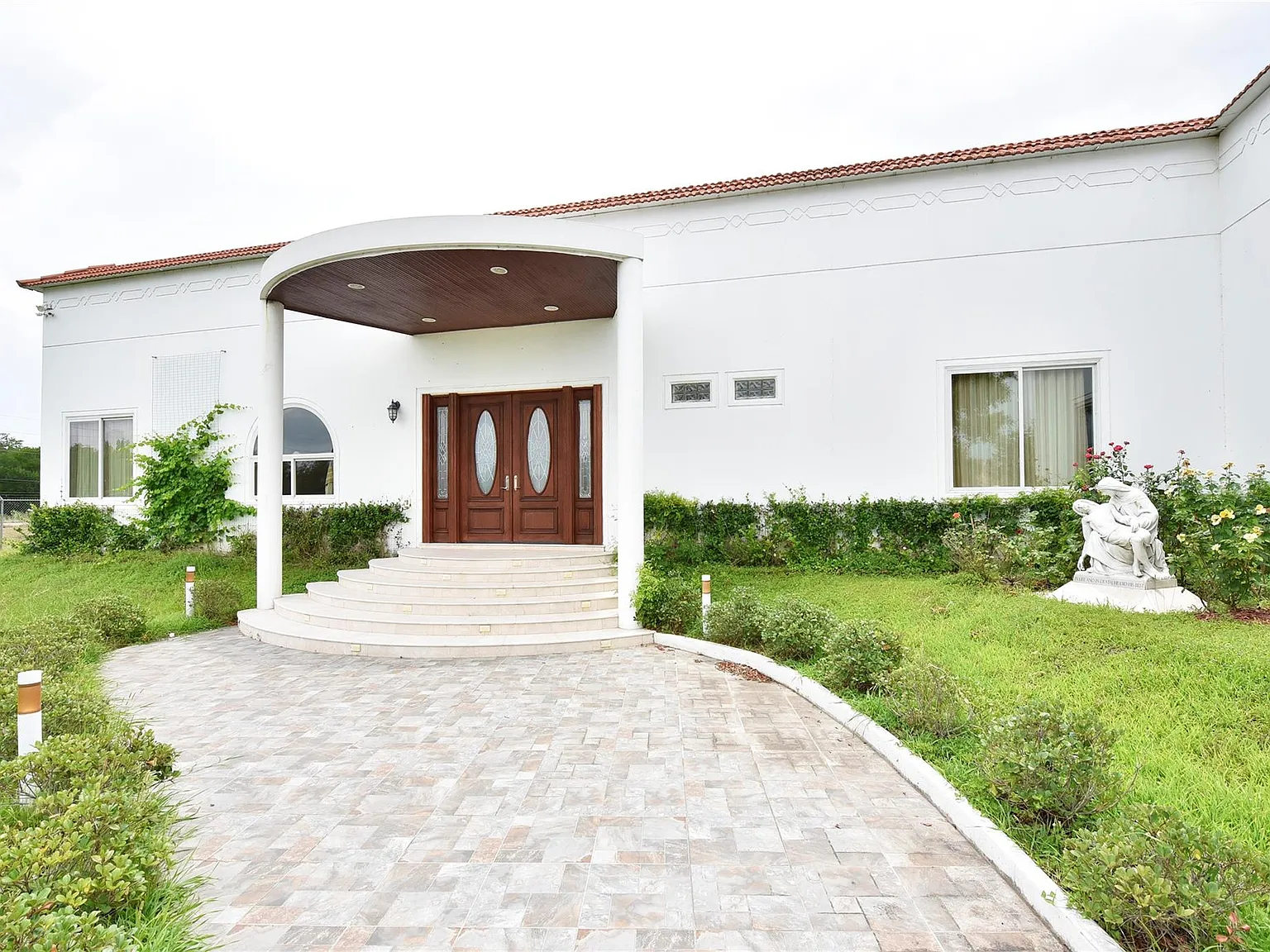 4 bed, 4.0 bath, 3240 sqft, $5,000 — Photo 4