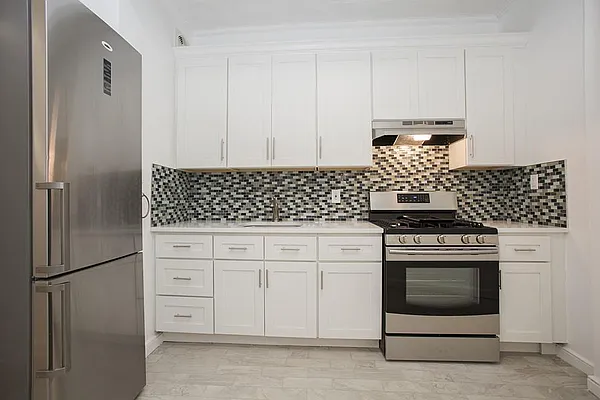 Rented by Space Marketing Shop | media 7