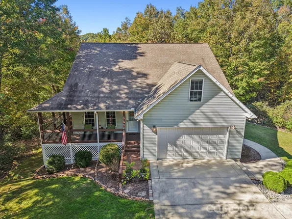 6 Wagon Trce, Flat Rock, NC 28731