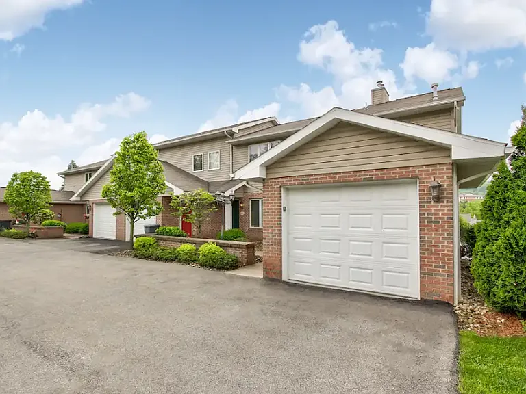 Stonecreek Luxury Apartment Homes — Photo 16