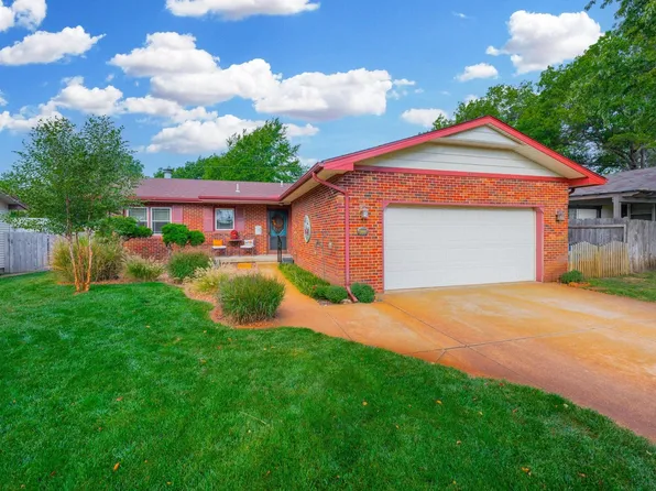439 N Emporia Ave, Valley Center, KS 67147