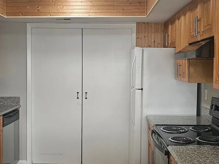 526 Glenn Regis Way — Photo 26