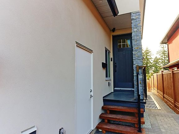 3rd image of 7653 117th St