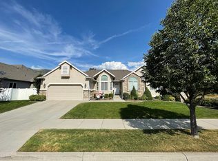 375 S Florentine Ln, Centerville, UT 84014