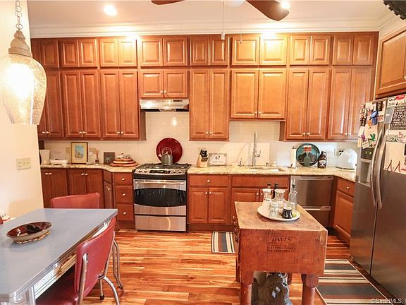 4th image of 67 Warren St #1