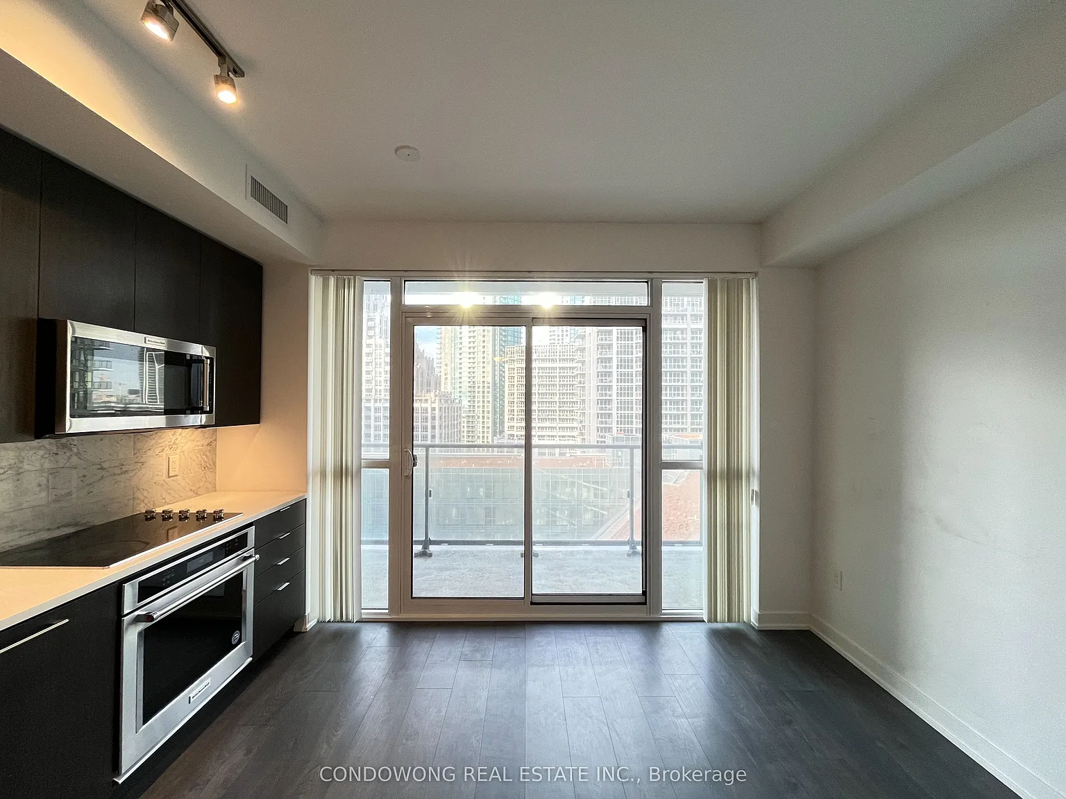 Studio, $2,050 — Photo 3