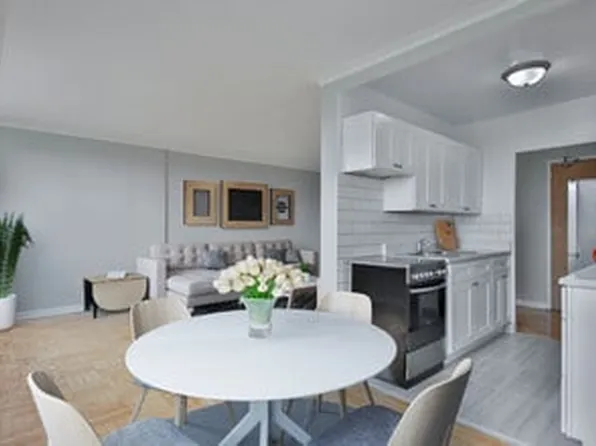 1 Eccleston Dr, Toronto, ON M4A 1K1