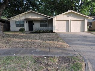 1710 Meadowcrest Dr, Garland, TX 75042