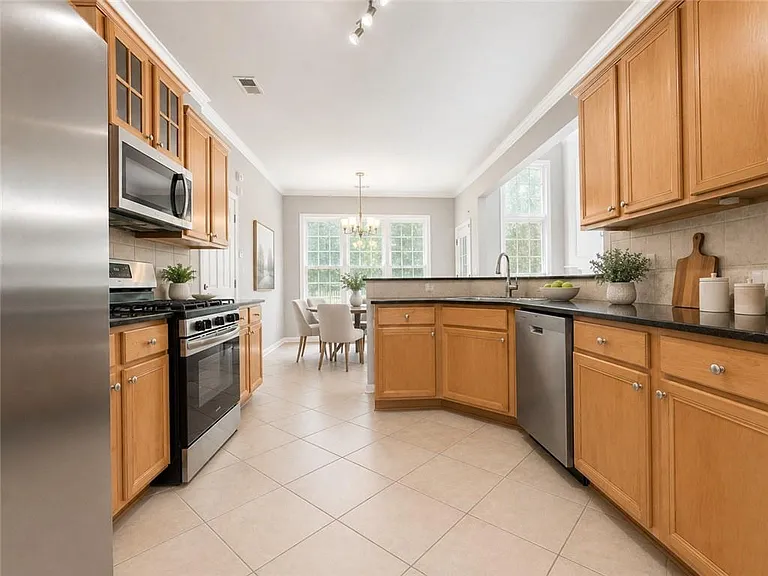 1707 Hidden Pond Cir — Photo 9