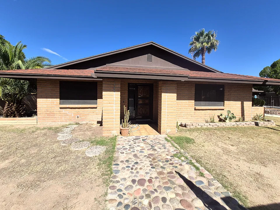 7724 E Tanque Verde Ln