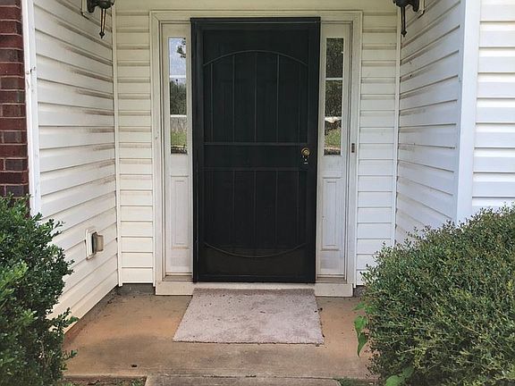 4th image of 5100 Yellow Pine Dr