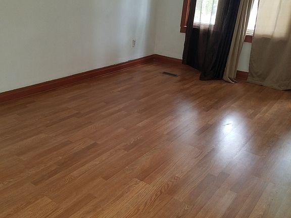 3rd image of 5233 S Winchester Ave