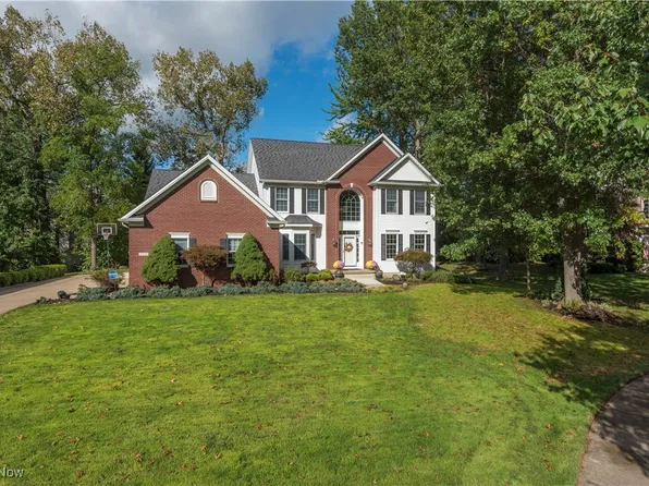 2372 Glenwood Ln, Avon, OH 44011