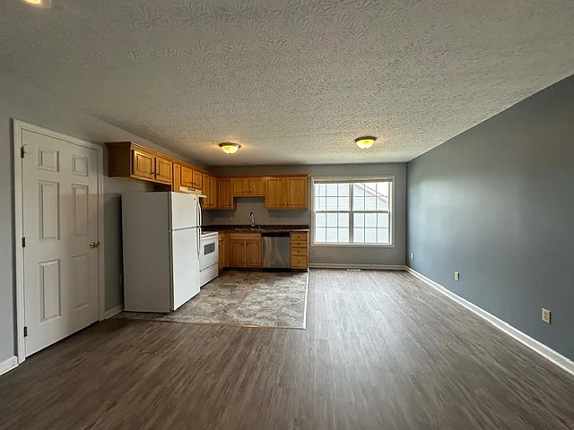 2 bed, 1009 sqft, $1,245 — Photo 4