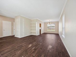 6501 E Bending Oaks Ln, Pearland, TX 77584