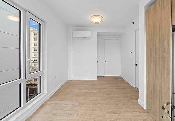 5th image of 335 Linden Blvd #4