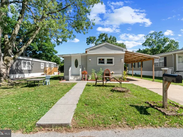 3503 Honeysuckle Ln, Middle River, MD 21220