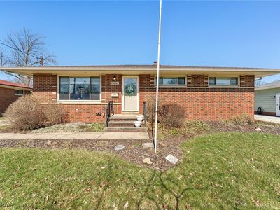 24236 Rosita Ln, North Olmsted, OH, 44070