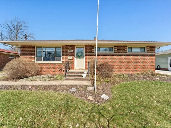 24236 Rosita Ln, North Olmsted, OH 44070