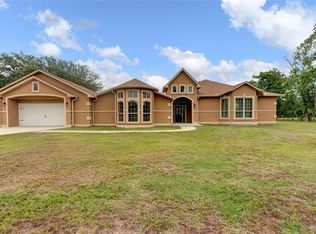 807 Steele Rd, Highlands, TX 77562