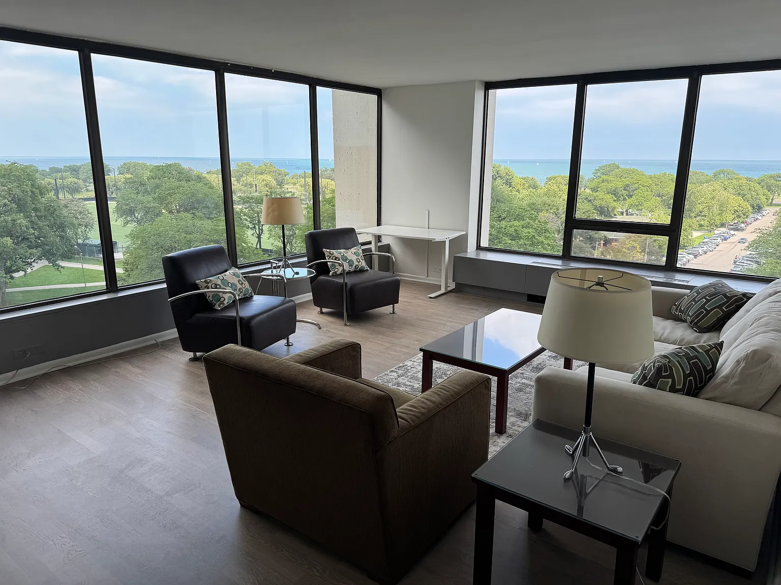 2 bed, 1400 sqft, $4,500 — Photo 3