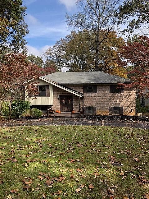 1st image of 1750 Deerwood Cir