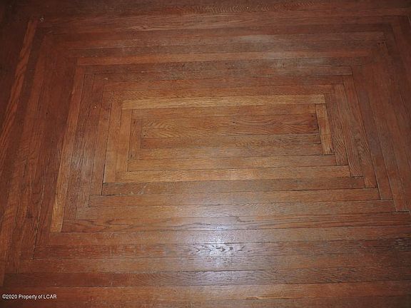 3rd image of 125 E Walnut St