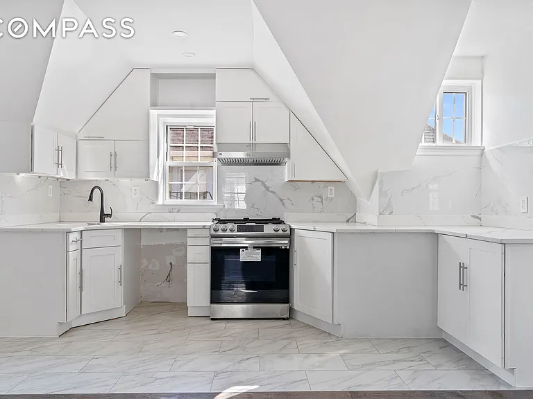 65 Bay 23rd St #3 — Photo 5