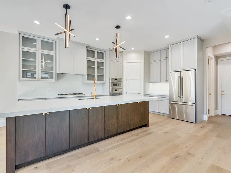 Jocelyn Court Townhomes — Photo 18