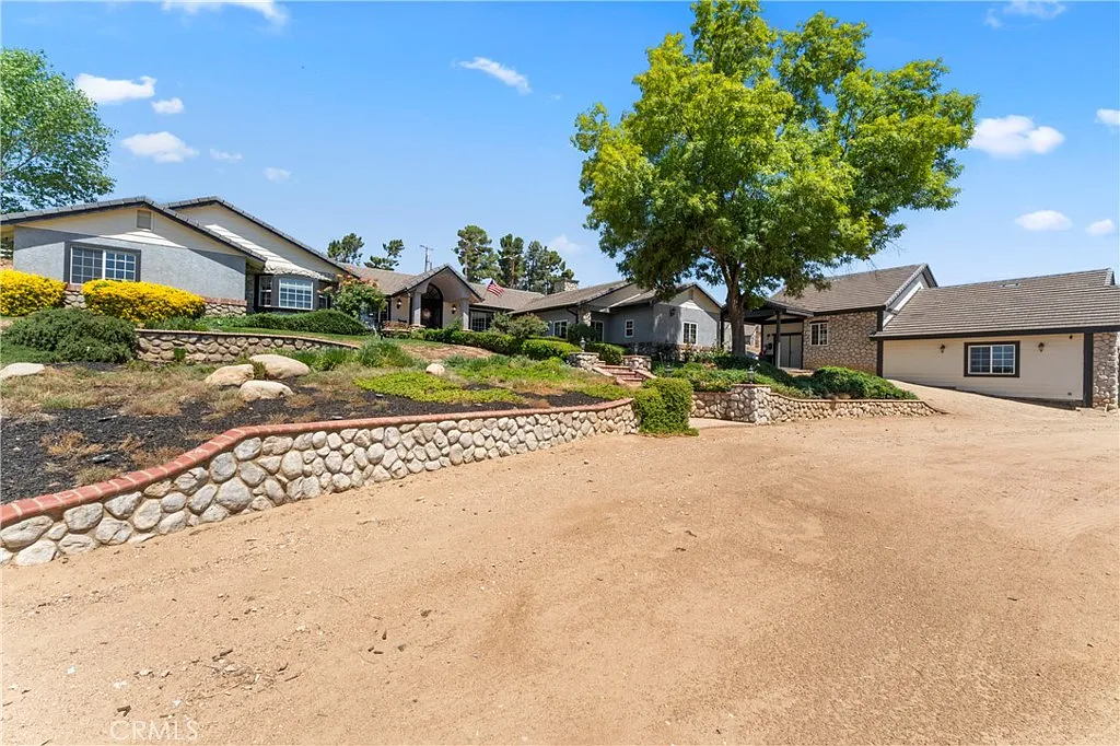 34037 Agua Dulce Canyon Rd photo 1