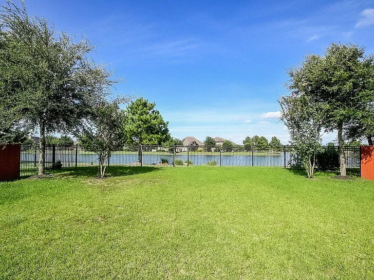 10119 Peytons Grace Ln — Photo 46