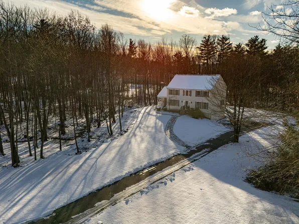5 Nancy Lane, Hooksett, NH 03106