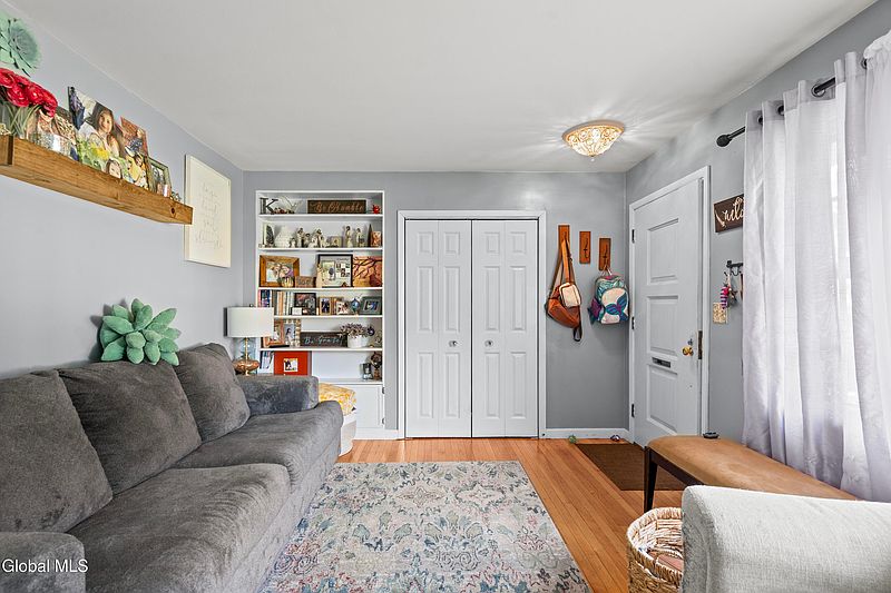 5th image of 14 Barber Avenue
