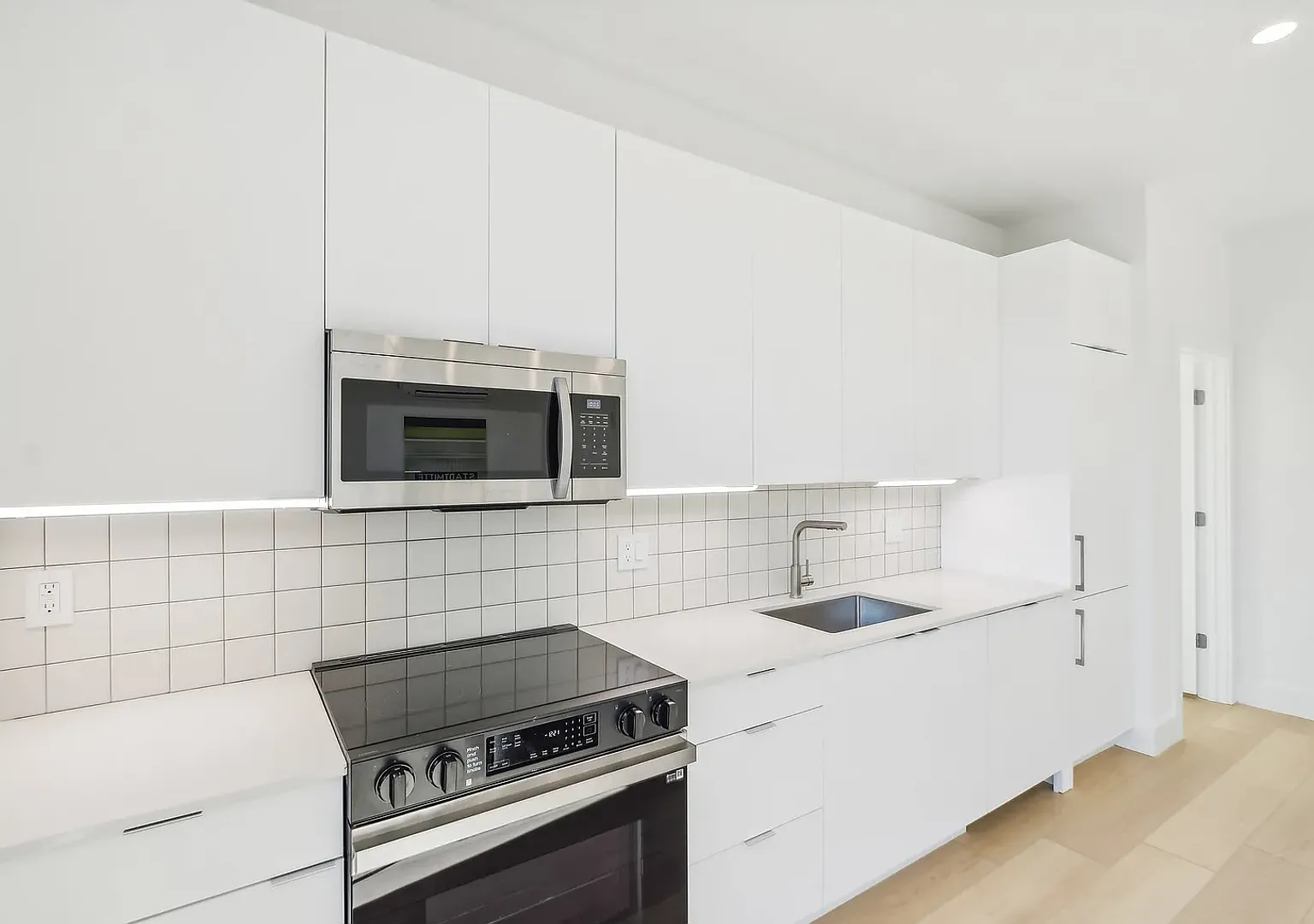 2406 Frankford Ave — Photo 4