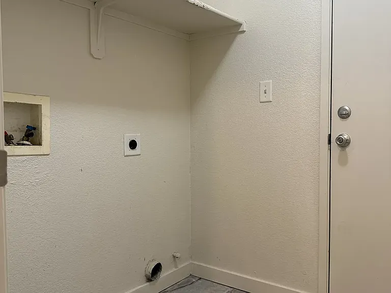 614 Barbara Ct — Photo 18