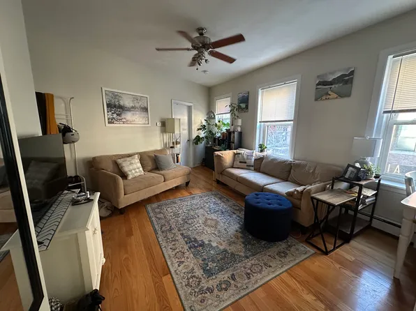 139 Salem St APT 3, Boston, MA 02113