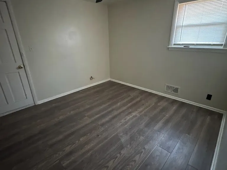 6518-6520 W Hampton Ave #1 — Photo 4