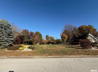 4015 Marian Dr, Quincy, IL 62305