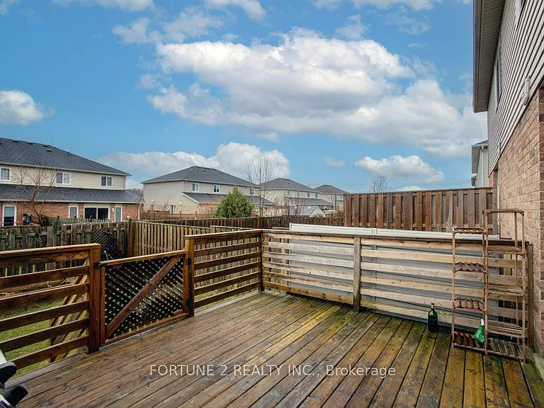 455 Danby St E — Photo 35
