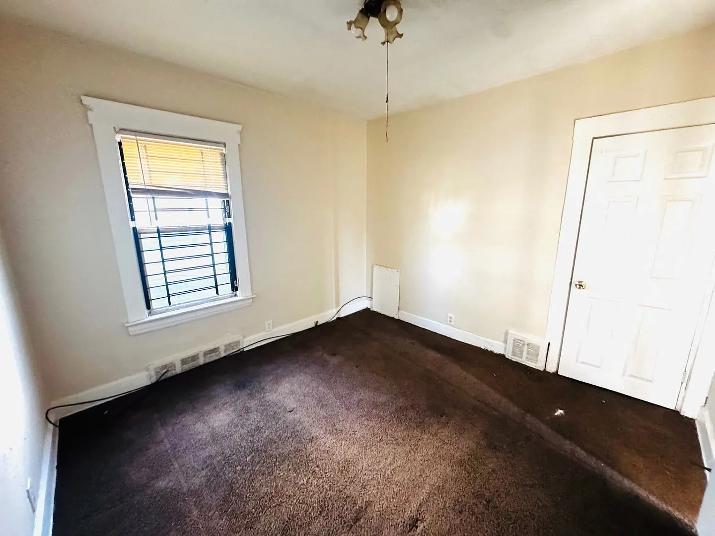 14012 Glendale Ave — Photo 4