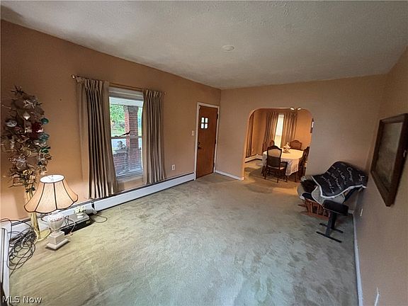 5th image of 831 Whitcomb Rd