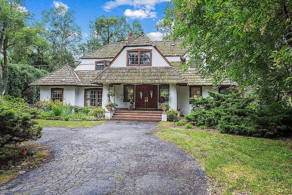 2945 Techny Rd photo 1
